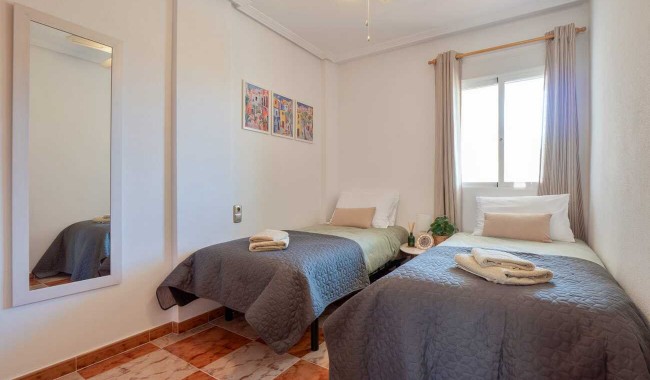 Resale - Apartment - Villamartín - Pinada Golf 1