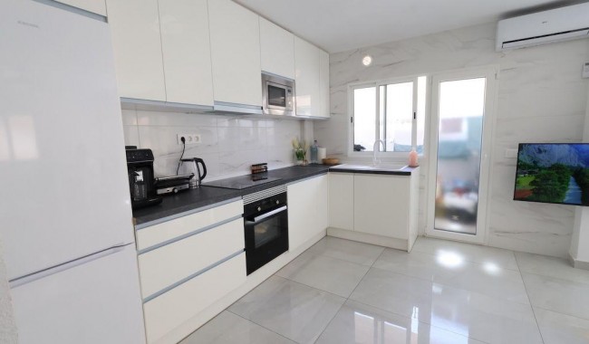 Sprzedaż - Apartament - Torrevieja - Acequion