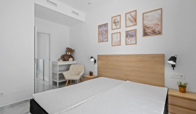 Resale - Villa - Torrevieja