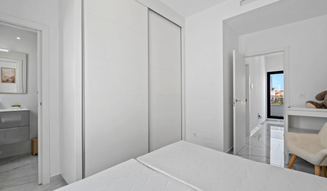 Resale - Villa - Torrevieja