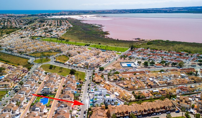 Resale - Villa - Torrevieja