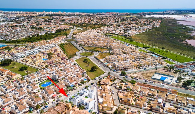 Resale - Villa - Torrevieja