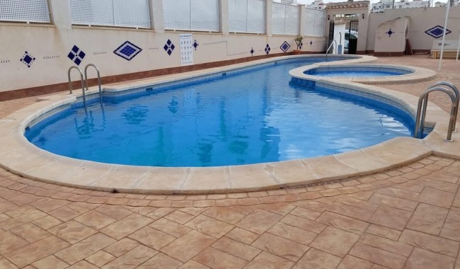 Segunda mano - Apartamento - Orihuela - Entre Naranjos Vistabella