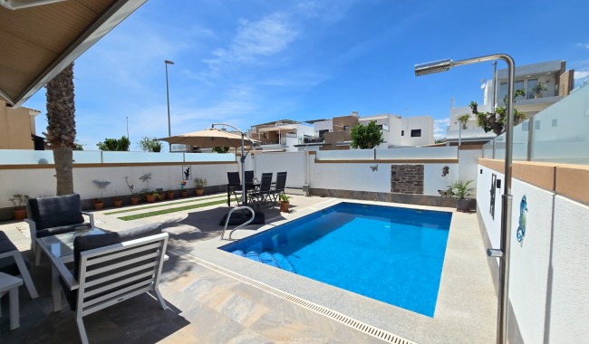 Resale - Villa - Pilar de La Horadada