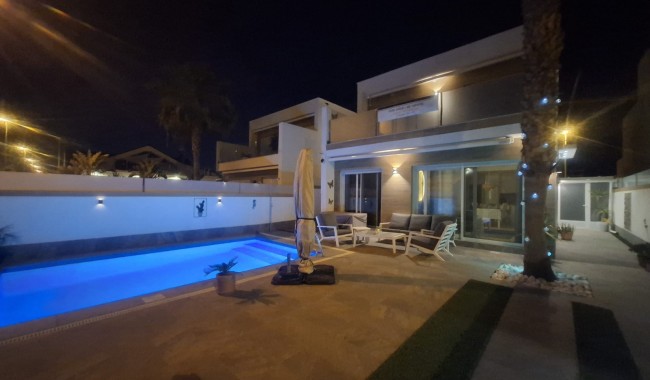 Resale - Villa - Pilar de La Horadada