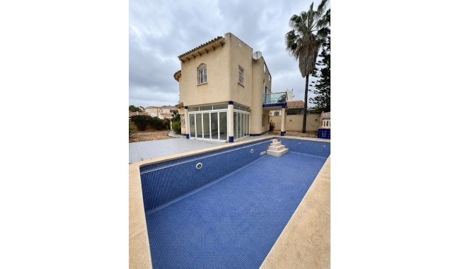 Resale - Villa - Orihuela Costa - Las Ramblas