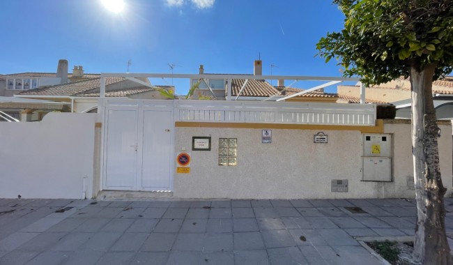 Sprzedaż - Apartament - Pilar de La Horadada - Playa de los Jesuitas