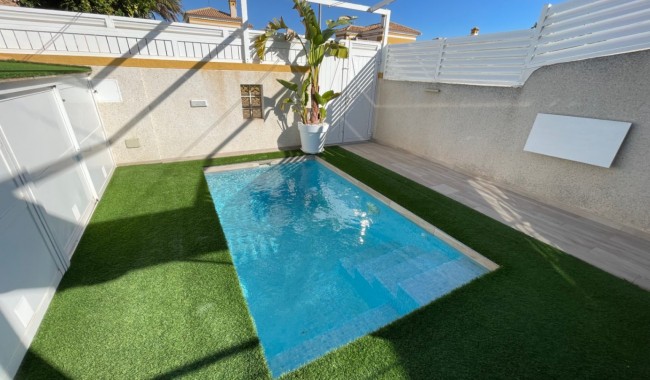 Sprzedaż - Apartament - Pilar de La Horadada - Playa de los Jesuitas