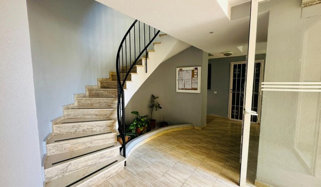 Segunda mano - Apartamento - Torrevieja - Urbanización San Luis