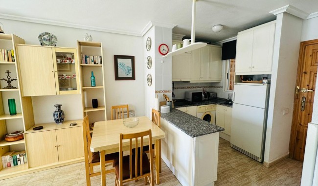 Segunda mano - Apartamento - Torrevieja - Urbanización San Luis
