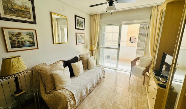 Segunda mano - Apartamento - Torrevieja - Urbanización San Luis