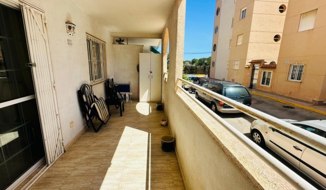 Segunda mano - Apartamento - Torrevieja - Urbanización San Luis