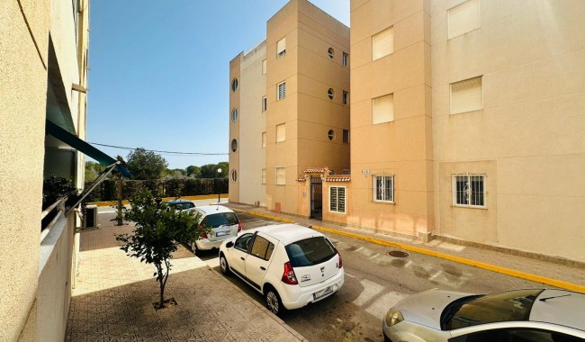 Segunda mano - Apartamento - Torrevieja - Urbanización San Luis