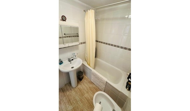 Segunda mano - Apartamento - Torrevieja - Urbanización San Luis
