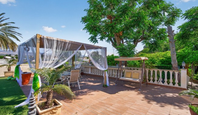 Resale - Villa - Orihuela - Orihuela Center