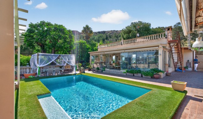 Resale - Villa - Orihuela - Orihuela Center