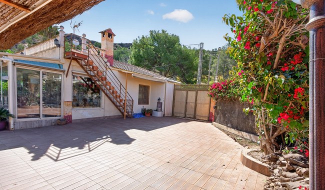 Resale - Villa - Orihuela - Orihuela Center