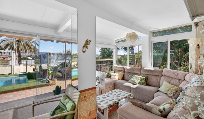 Resale - Villa - Orihuela - Orihuela Center