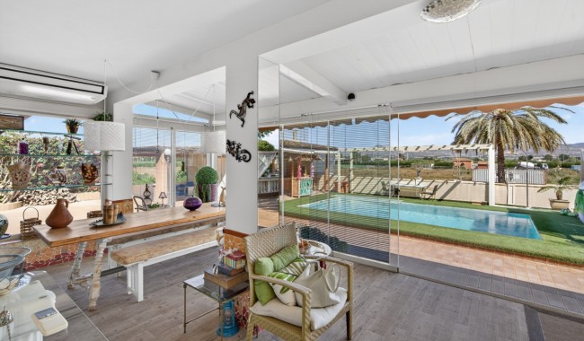Resale - Villa - Orihuela - Orihuela Center
