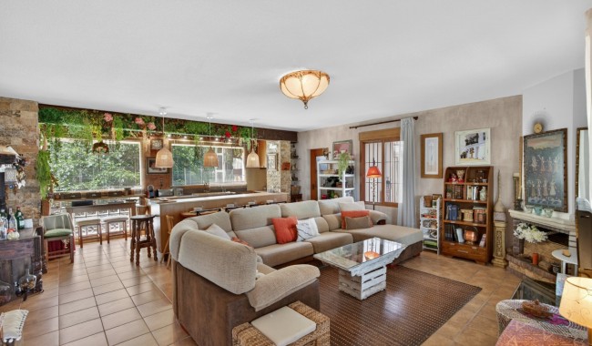 Resale - Villa - Orihuela - Orihuela Center