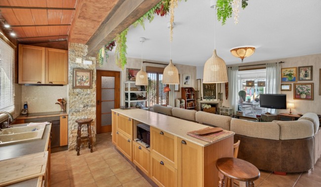 Resale - Villa - Orihuela - Orihuela Center