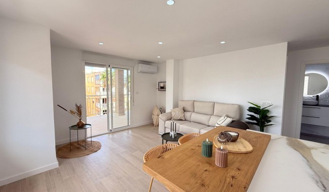 Resale - Apartment - Torrevieja - Playa de los Naufragos