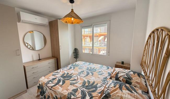 Resale - Apartment - Torrevieja - Playa de los Naufragos