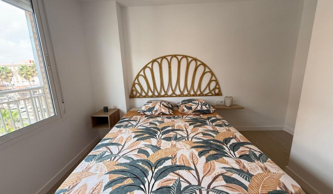 Resale - Apartment - Torrevieja - Playa de los Naufragos