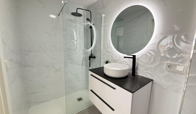 Resale - Apartment - Torrevieja - Playa de los Naufragos