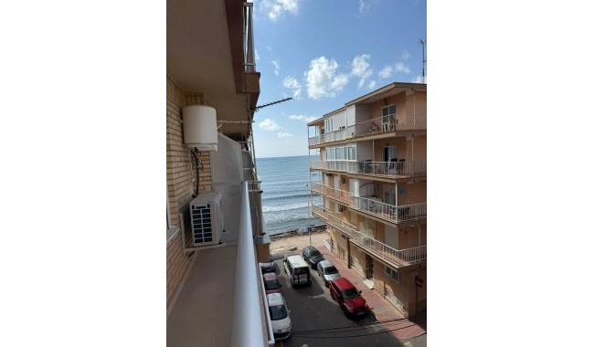 Resale - Apartment - Torrevieja - Playa de los Naufragos