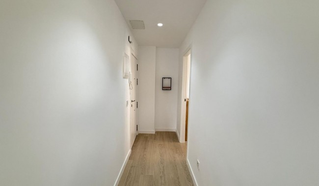 Resale - Apartment - Torrevieja - Playa de los Naufragos