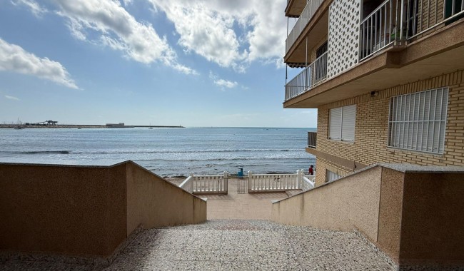 Resale - Apartment - Torrevieja - Playa de los Naufragos