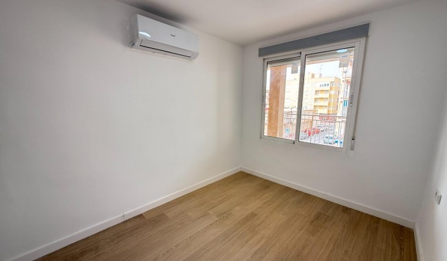 Segunda mano - Apartamento - Torrevieja - Playa de los Naufragos