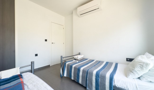 Resale - Apartment - Orihuela Costa - La Zenia