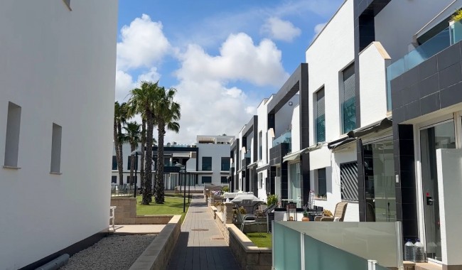 Resale - Apartment - Orihuela Costa - La Zenia