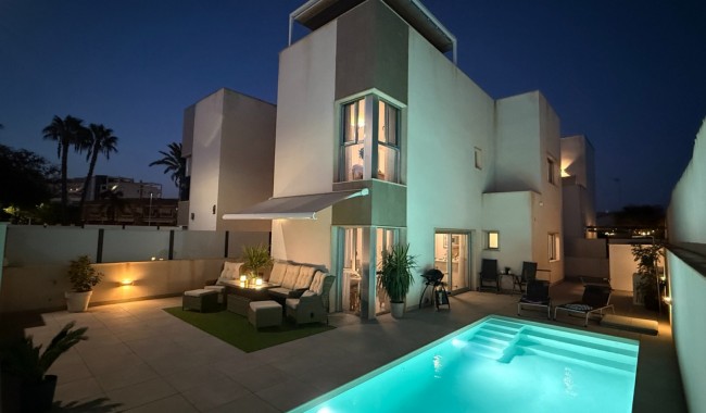 Villa - Begagnad - Santiago de la Ribera - Zona de la playa