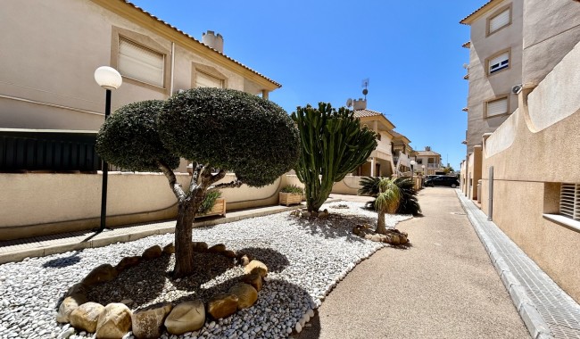 Sprzedaż - Apartament - Orihuela costa - La Zenia