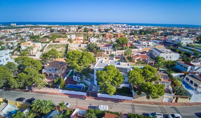 Resale - Villa - Torrevieja - Los Balcones