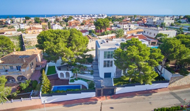 Resale - Villa - Torrevieja - Los Balcones
