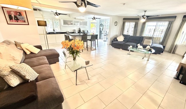 Resale - Villa - Catral