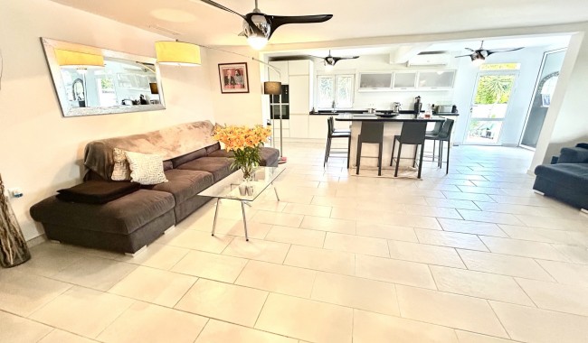 Resale - Villa - Catral