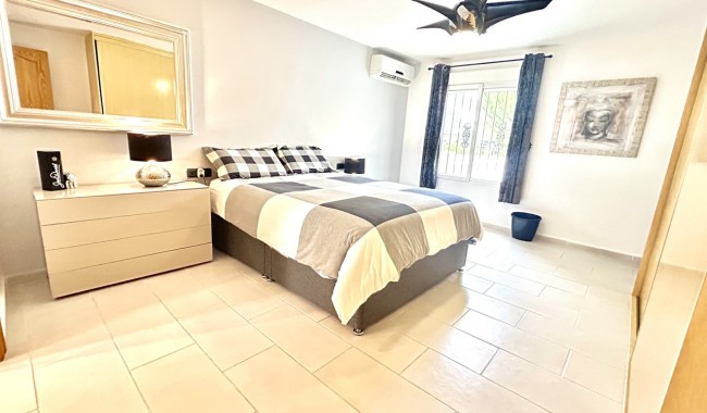 Resale - Villa - Catral