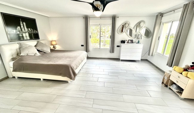 Resale - Villa - Catral