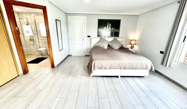 Resale - Villa - Catral