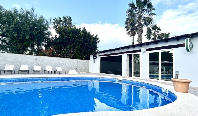 Resale - Villa - Catral