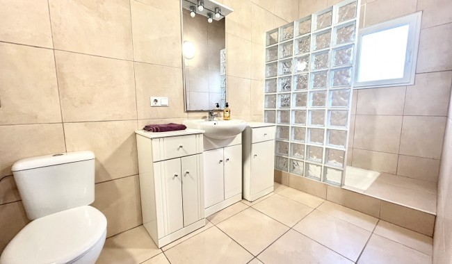 Resale - Villa - Catral