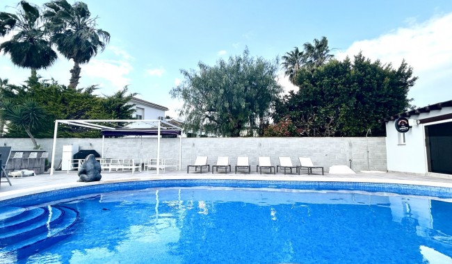 Resale - Villa - Catral