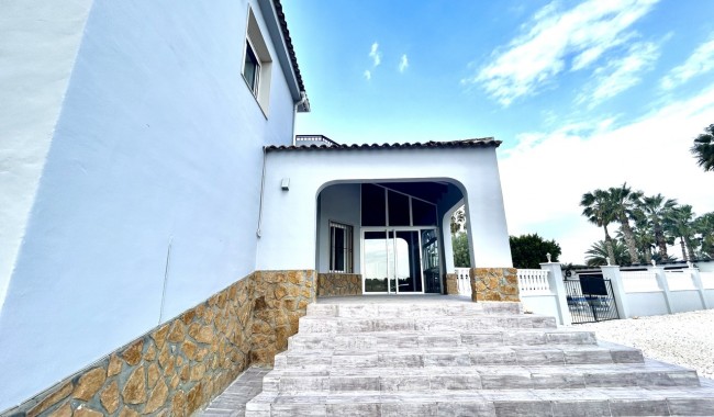 Resale - Villa - Catral