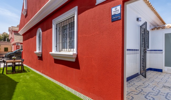 Segunda mano - Villa - Orihuela Costa - Villamartín