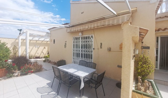 Resale - Villa - Villamartín - El Presidente